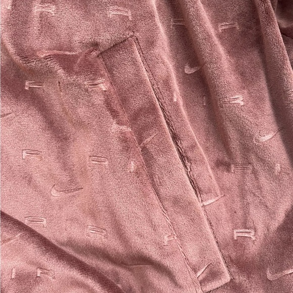 NWOT- Nike Women's Brown or Bronze Colored Velour Jacket and Short Set XXL - Picture 10 of 13